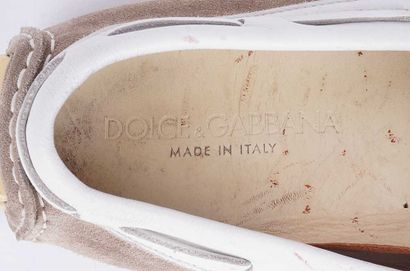 DOLCE GABBANA
Paire de mocassins en cuir...