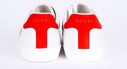 GUCCI
Baskets Gucci Ace en cuir blanc ornées...