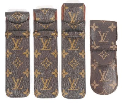 LOUIS VUITTON 
Ensemble de 4 étuis à stylo...