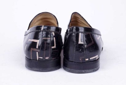 PATRICK COX
Paire de mocassins en cuir bicolore...