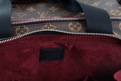 LOUIS VUITTON
Sac camera Louis Vuitton en...