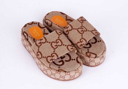 GUCCI
Mules Angelina à plateforme en toile...