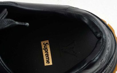 LOUIS VUITTON X SUPREME
Baskets Run Away...