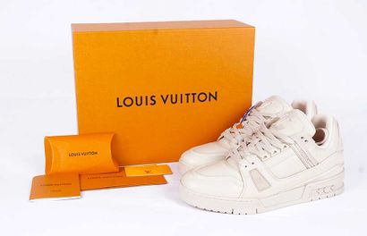LOUIS VUITTON
Baskets LV Trainer en cuir...
