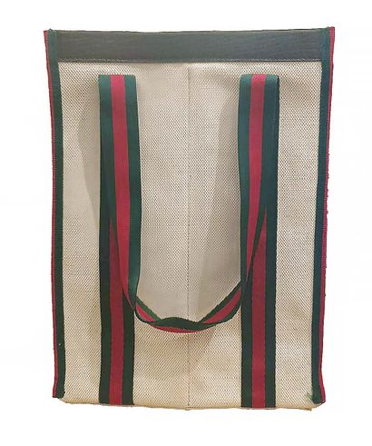 GUCCI
Sac Gucci en toile crème à 2 anses...