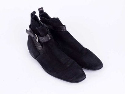 LOUIS VUITTON
Paire de bottines en suède...