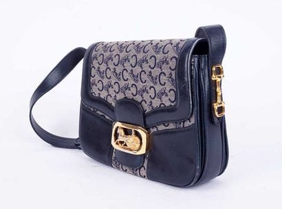 CELINE
Sac bandoulière Celine en cuir bleu...