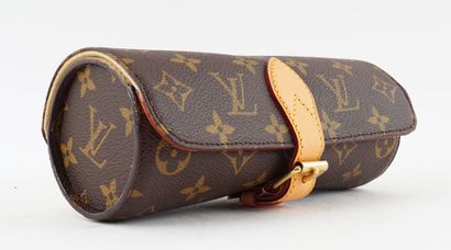 LOUIS VUITTON
Étui à montres Louis Vuitton...