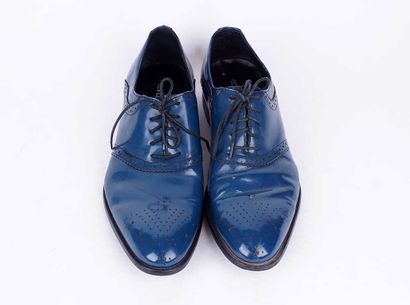 EVOLUTION 
Paire de derby bleu en cuir lisse.
Pointure...