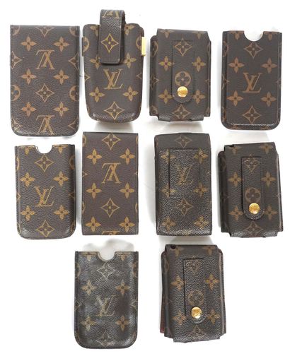 LOUIS VUITTON
Ensemble de 10 étuis à téléphone...