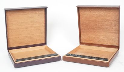 DUNHILL BULLDOG
Deux humidors Dunhill modèle...