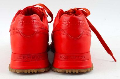 LOUIS VUITTON X SUPREME
Baskets Run Away...