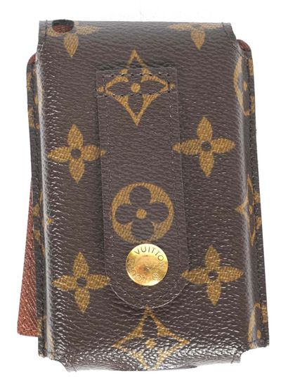 LOUIS VUITTON 
Ipod Apple dans un étui Louis...