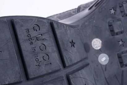 GUCCI
Baskets Gucci GG Rython en cuir noir...
