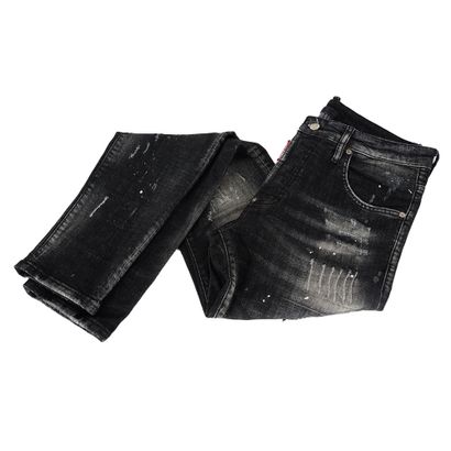DSQUARED2, Milan
Jeans noir déchirés
Taille...