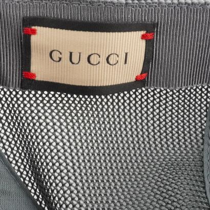 GUCCI
Casquette gris graphique monogrammée...