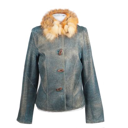 AGNEAU
Manteau en cuir d'agneau teint bleu...