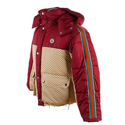 GUCCI
Doudoune à capuche beige et bourgogne
Taille...