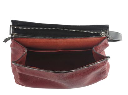 HERMÈS
Sac vintage Hermès en cuir bourgogne,...