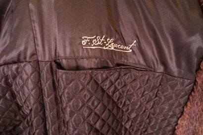 FOURRURE / FUR
Manteau long pour homme en...