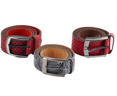 COLT
Ensemble de 3 ceintures : 
- Deux ceintures...