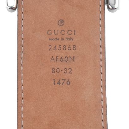 GUCCI
Ceinture Gucci en cuir noir.
Longueur:...