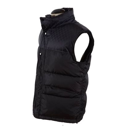GUCCI
Manteau GG noir sans manches
Taille...
