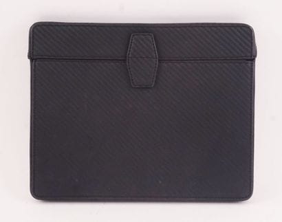 DUNHILL
Dunhill iPad Case.
H: 19cm - 7.5
