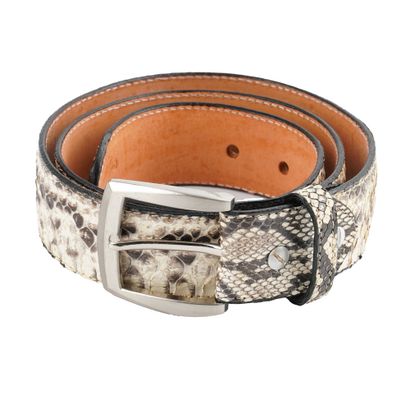 CEINTURE/ BELT
 Une ceinture en cuir. Boucle...