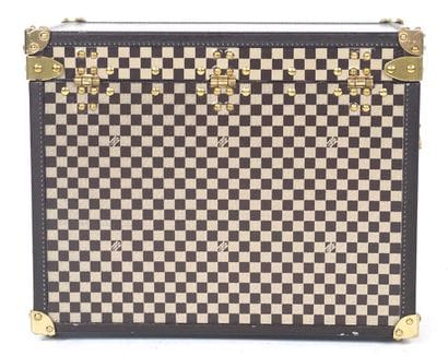 LOUIS VUITTON 
Malle à chapeaux miniature...