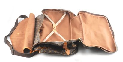 LOUIS VUITTON
Sac Louis Vuitton Chasse en...