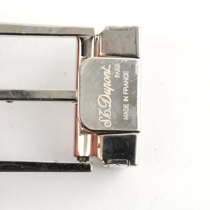 HERMÈS / BELTS BUCKLES
Lot comprenant 3 boucles...