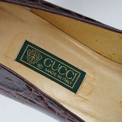 GUCCI
Escarpins vintage en cuir crocodile...