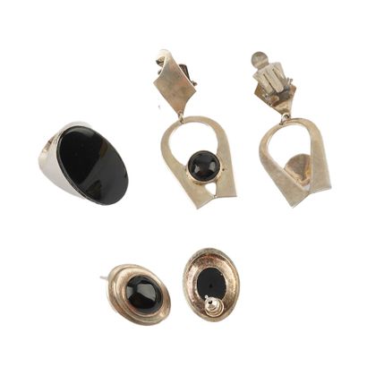ARGENT / SILVER
Lot de bijoux comprenant...