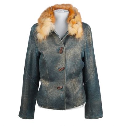 AGNEAU
Manteau en cuir d'agneau teint bleu...