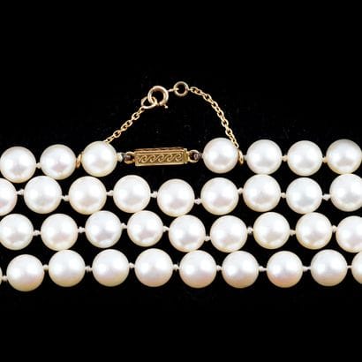 PERLES AKOYA
Collier composé de 97 perles...