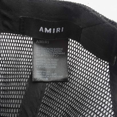 AMIRI
Casquette noire. Un logo brodé au fil...