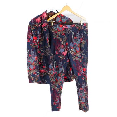 MARC JACOBS 
Complet bleu marine à motifs...