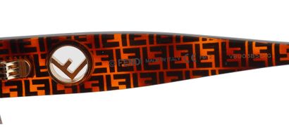 FENDI
Lunettes de soleil monogrammée avec...