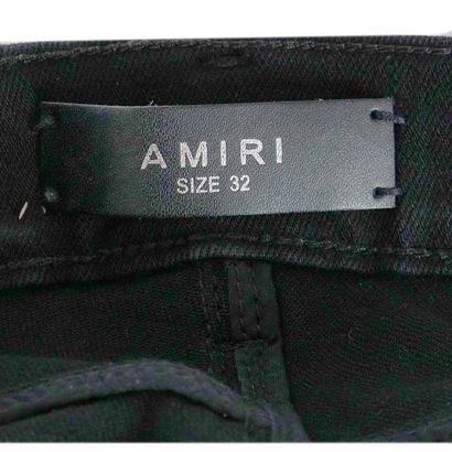 AMIRI
Jeans avec déchirures
Taille 31
Jeans...