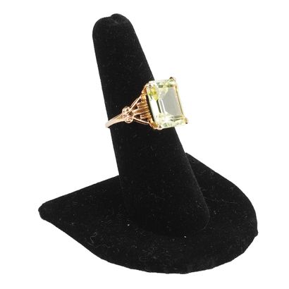 OR 10K / 10K GOLD
Bague en or 10K sertie...