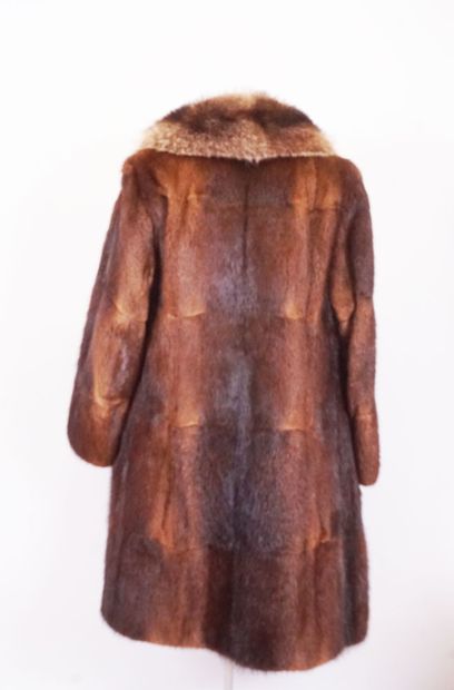 FOURRURE / FUR
Manteau long pour homme en...
