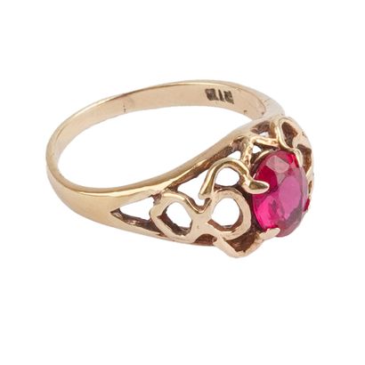 OR 10K / 10K GOLD
Bague en or jaune 10K sertie...
