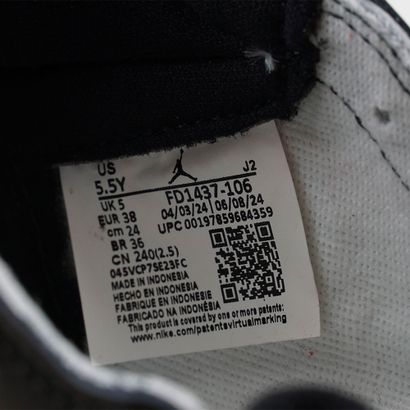 NIKE
Baskets Air Jordan 1 High OG édition...