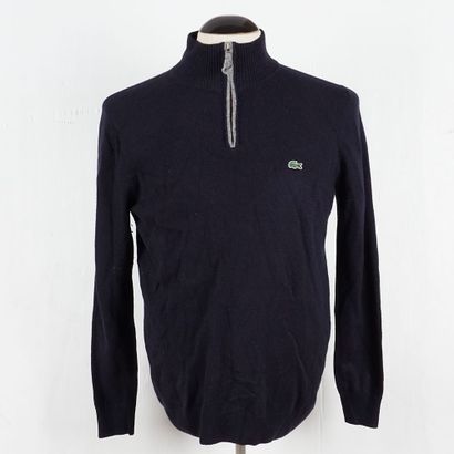 GUCCI / LACOSTE 
Lot comprenant : 
- Un gilet...