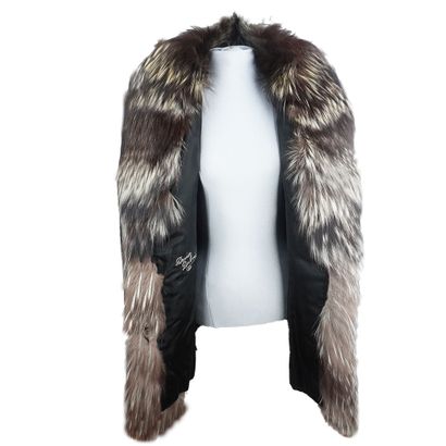 RENARD / FOX
Manteau court en fourrure de...