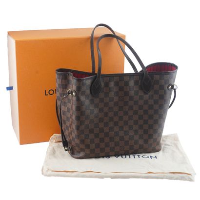LOUIS VUITTON
Sac Louis Vuitton Neverfull...