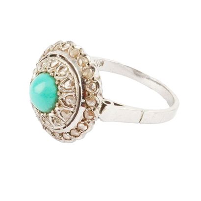 OR 10K / 10K GOLD
Bague en or blanc 10K sertie...