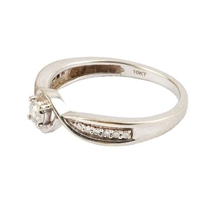 OR 10K, DIAMANTS / 10K GOLD, DIAMONDS
Bague...
