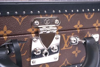 LOUIS VUITTON
Attaché case Louis Vuitton,...